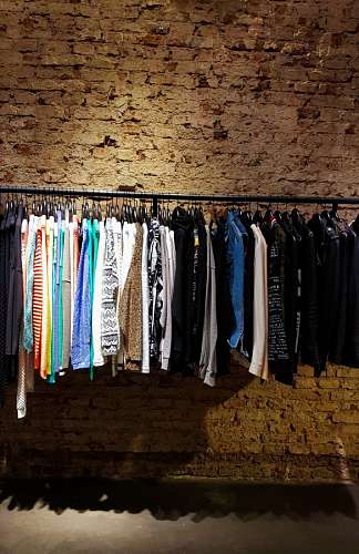 Roupas em loja