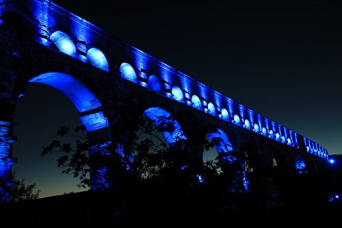 ponte iluminada Pont du gard, França