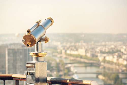 Miradouro com telescópio