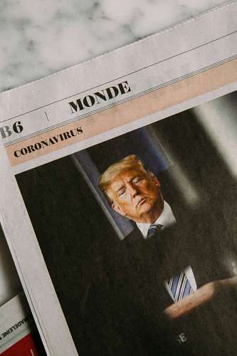 propaganda Jornal com a imagem de Donald Trump
