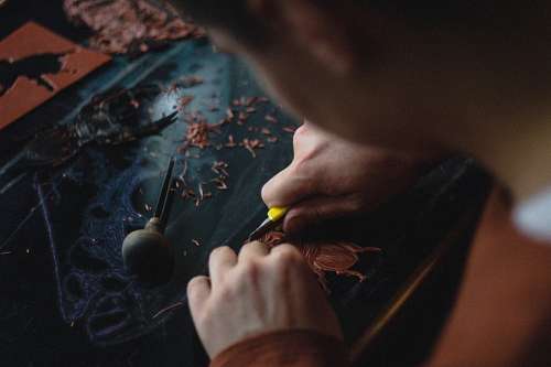 artes e oficios Esculpido