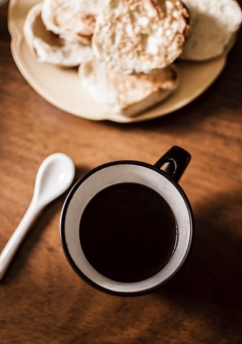 Café com torradas
