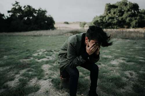 Jovem triste