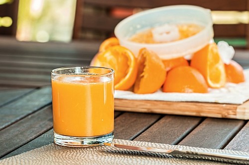 Suco de laranja espremido