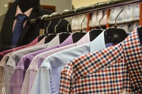 cabides Cabideiro com roupas