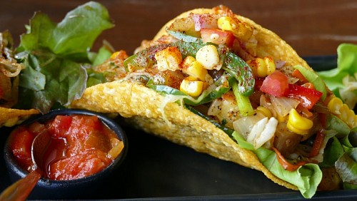 mexicano Taco mexicano com molho de tomate