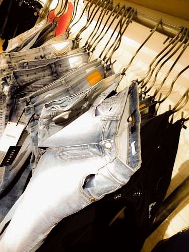 cabides Roupas em loja
