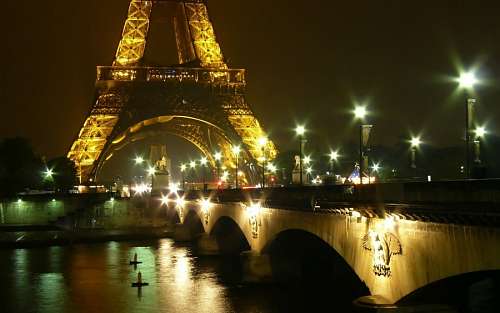 Cidade da noite da torre Eiffel