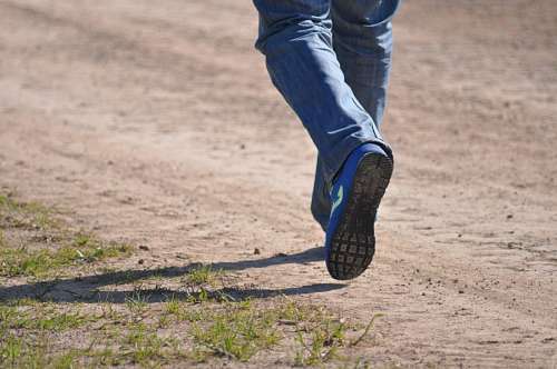 tenis de corrida Caminho de terra