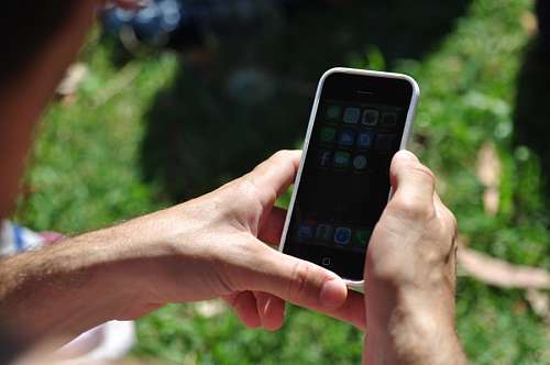 Homem, com, iphone