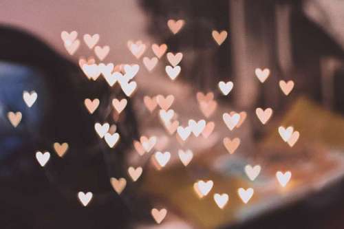 Efeito bokeh de corações