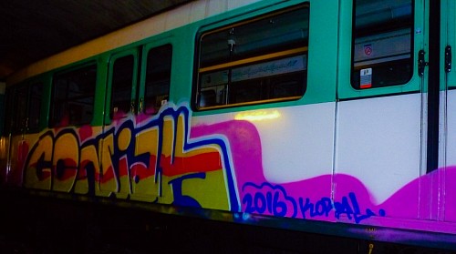 subterraneo Graffitti de trem feito por Coñak