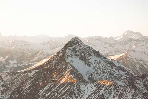 montanhas nevadas Alpes