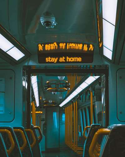 propaganda de prevenção dentro do metrô