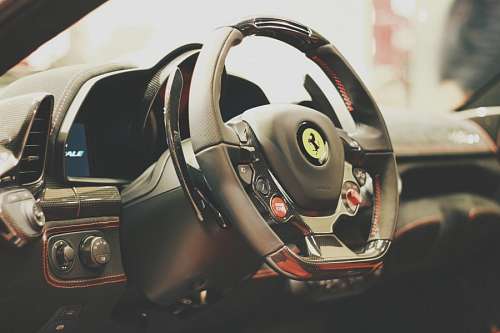 cracha Ferrari