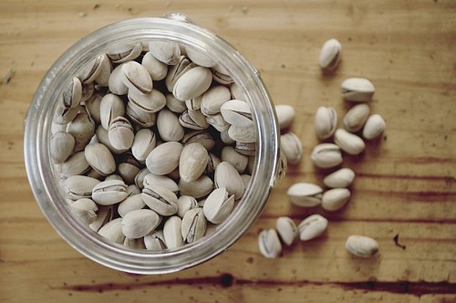 noz comida frascos com pistachios