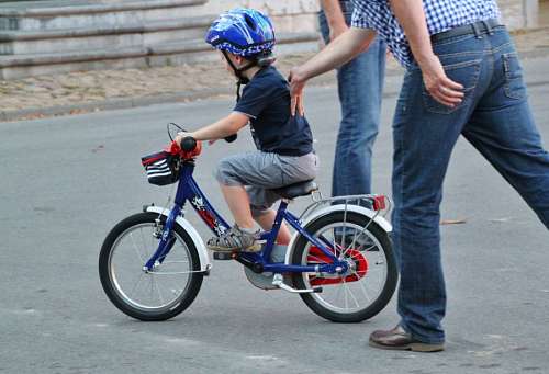 ensino Primeiro passeio de bicicleta