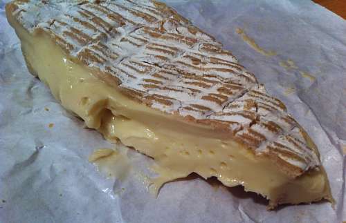 salgado Queijo brie