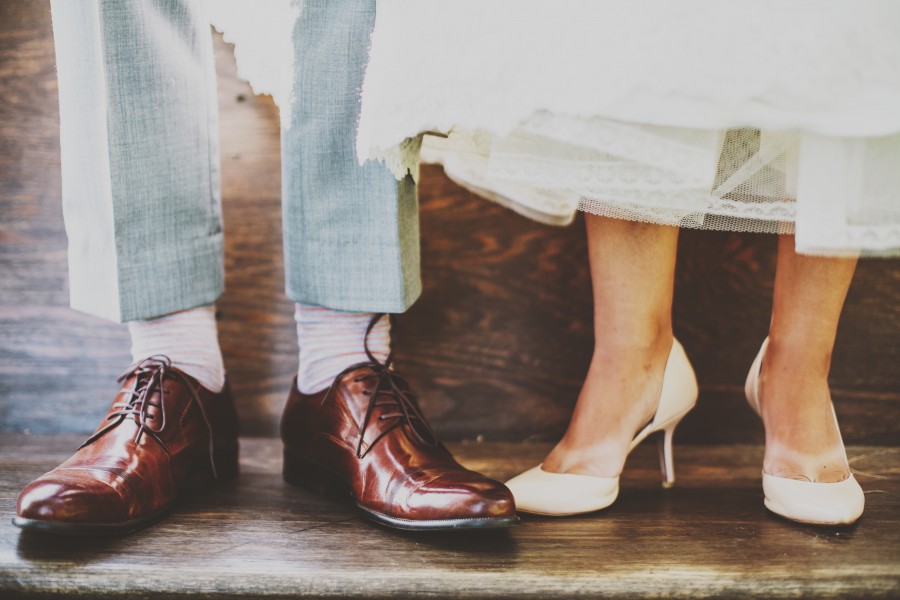 casamento, casamento, casal, sapato, sapatos, elegante, terno, adulto, homem, jovem, 20 anos, 30 anos, detalhe, mulher, pé, interior, couro, marrom,
