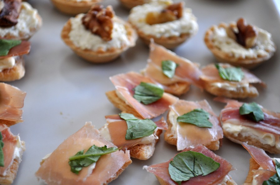 Canapé, Aperitivo, Salmão, Comida, Salmão defumado, Prato, Lanche, Recepção, Festa, Prato principal, Presunto cru, Rucula, Porcas