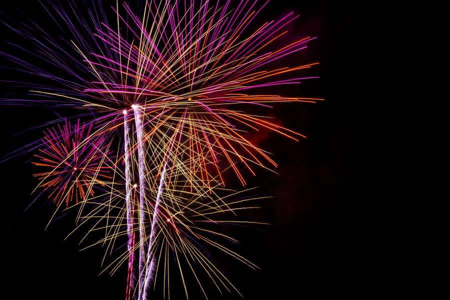 noite, celebração, feriado, plano de fundo, evento, céu, festival, explosão, fogo, luz, novo, fogos de artifício, ano, comemorar, exibição, fogos de artifício, feliz, festivo, aniversário, festa, colorido, explosão, diversão, abstrato, aniversário, julho, brilhante, pirotécnica, cor, escuro, carnaval, show, preto, independência, papel de parede, amarelo, brilho, estrela, efeito, brilho, design, bonito, explodindo, natal, foguete, vermelho
