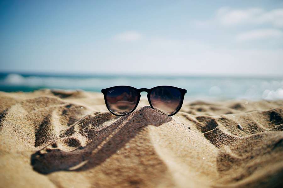 papéis de parede de HD, 4k wallpapers, óculos de sol, praia, oceano, céu, areia, mar, papéis de parede de praia, fundo de praia, espumante, vidro