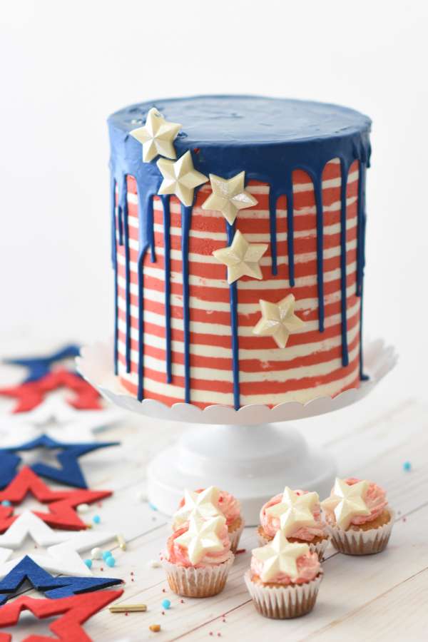 americana, independência, eua, dia, américa, feriado, julho, celebração, feliz, nacional, bandeira, unido, liberdade, azul, plano de fundo, vermelho, patriótico, quarto, 4, patriotismo, saudação, design, 4 de julho, evento, branco, estados, estados unidos, dia da independência, país, comemorar, história, nação, 4, quarto de julho, liberdade, 4 de julho, 4 de julho, 4 de julho plano de fundo, bandeira dos EUA, bandeira dos estados unidos, comida, bolo,