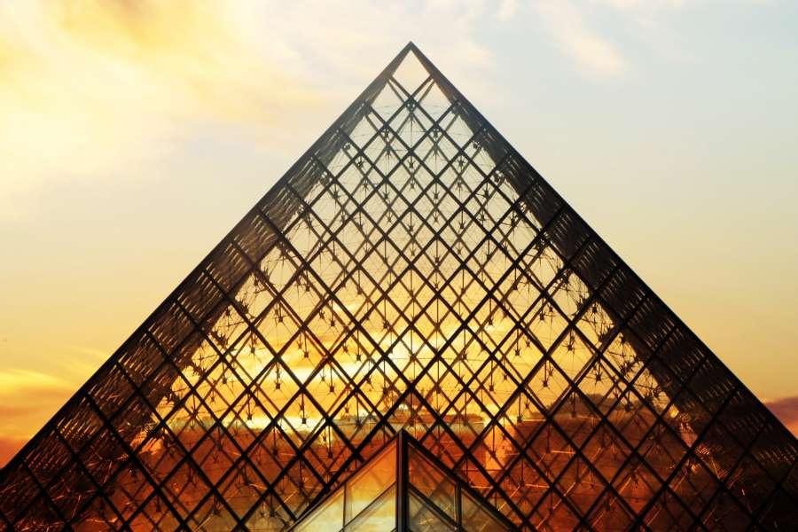arquitetura, arte, atração, belo, azul, edifício, nuvens, cultura, dia, destino, dramático, entrada, europa, europeu, exposição, famoso, frança, francês, vidro, dourado, histórico, história, marco, paisagem, Louvre, espelho, moderno, monumento, museu, palácio, paris, lugar, lagoa, pirâmide, cauda, refletindo, reflexão, forma, céu, pedra, ensolarado, turismo, turista, viagem, água, louvre, amanhecer, crepúsculo,