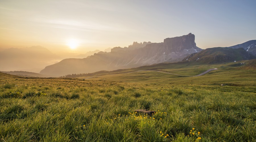 paisagem, campo, rural, pôr do sol, pôr do sol, pôr do sol, ninguém, ao ar livre, montanhas, montanha, dia, idílico, capim, grama,