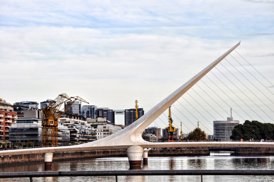 Puente de la mujer, buenos aires, porto madero, argentina, turismo, destino turístico, monumento,
