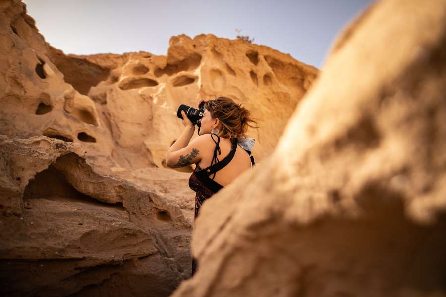 viagem, mulher, mulher, verão, turista, fotografia, natureza, montanha, estilo de vida, paisagem, jovem, câmera, turismo, menina, fotografia, pessoas, pessoa, ao ar livre, tirando, foto, fotógrafo, caminhada, céu, bonito, viajante, fotografando, aventura, digital, fotografia, lazer, férias, tecnologia, férias, vista, plano de fundo, caminhante, caminhada, caucasiano, ao ar livre, mulheres, profissional, fotos, tatuagem,
