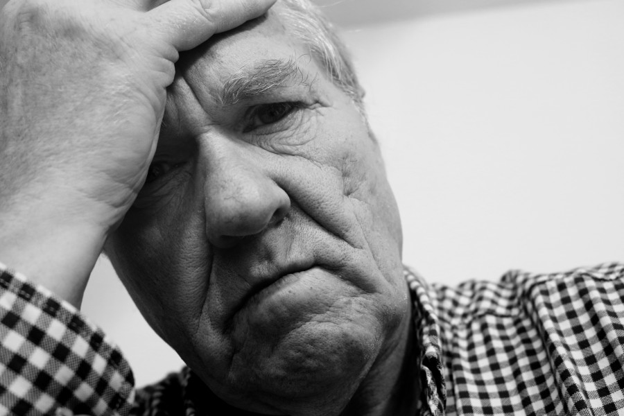 homem, depressão, adulto, mal-estar, preto e branco, dor, cabeça, 50 anos,