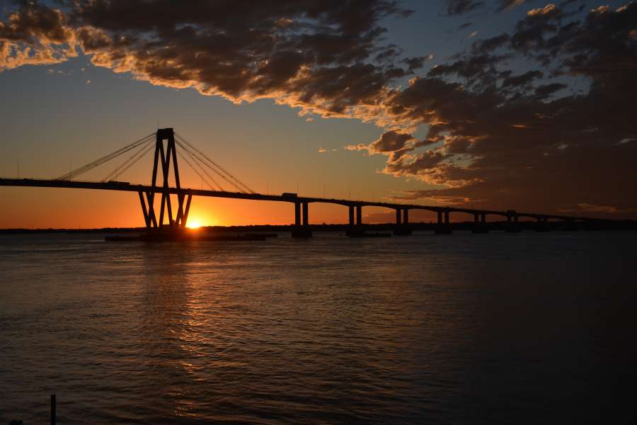céu, pôr do sol, vista, viagem, paisagem, azul, água, ponte, rio, argentina, marco, arquitetura, cidade, urbano, bela, reflexão, noite, horizonte, edifício, aço, fotografia, sem pessoas, construção, moderno, dia , paisagem urbana, iluminada, tranquilidade, ao ar livre, estrutura de ponte construída, anoitecer, cena tranquila, estrutura construída, horizontal, destinos de viagem, província de Santa Fé, conexão, verão, cabo, estrutura, natureza, plano de fundo, transporte
