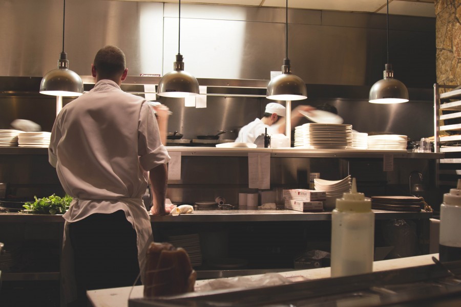 pessoas, homem, cozinha, cozinheiro, trabalho, profissão, restaurante, cozinheiro, atenção, vigilância, controle,