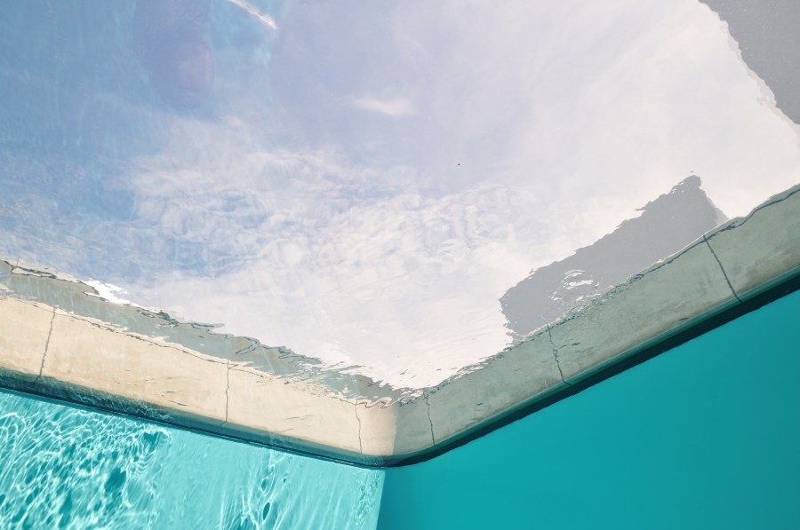 piscina, interior, fundo, conceito, interior, baixo, afundado, pia, dia, verão, piscina, água, puro cristal, puro, de baixo,