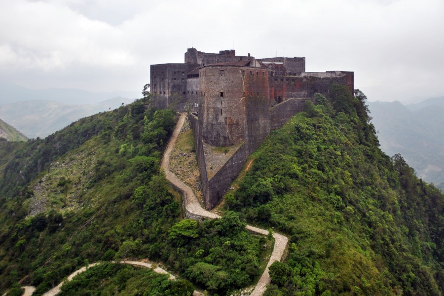 Haiti, cidadela, munições, ruínas, cap, Christopher, palácio, porto, escravidão, liberdade, cidadela, construção, milot, fortaleza, bala, nebuloso, guerra, Christophe, canhão, enrique, francês, au, haitien, rei, montanha, independência, príncipe, sanssouci, laferriere, sem, artilharia, souci, libertação