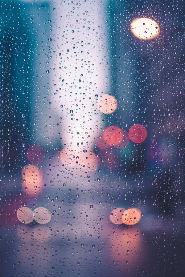 janela, luz, cidade, plano de fundo, gota de chuva, chuva, água, clima, vidro, escuro, superfície, gota, molhado, líquido, resumo, cor, vertical, natureza, chuvoso, textura, padrão, closeup, outono, água, transparente, noite, condensação, brilhante, reflexão, céu, outono, rua, papel de parede, gota, ambiente, brilhante, bokeh, azul, macro, pingos de chuva, close-up, pano de fundo, branco, desfoque, texturizado, design, preto, claro, estação, Visão