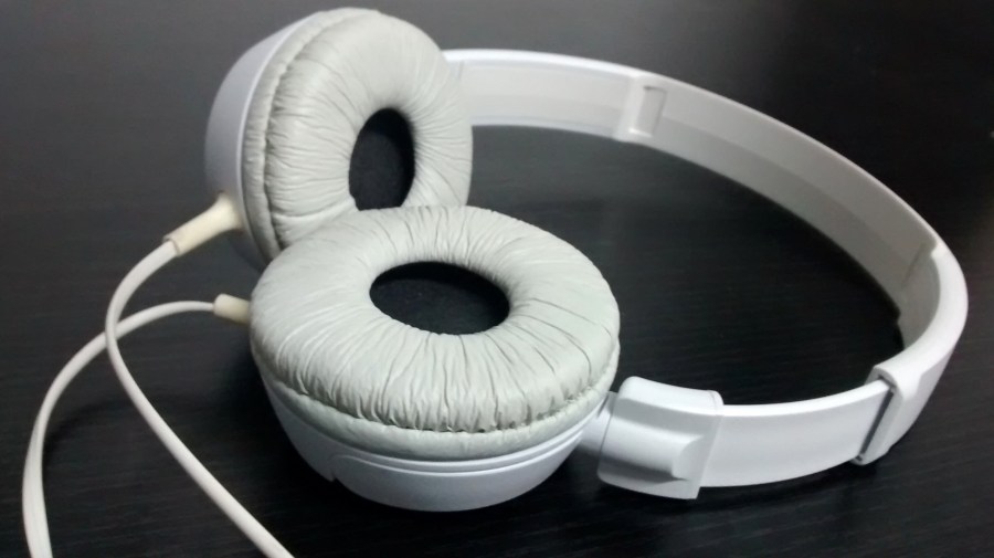 música, música, música, branco, branco, cano, luz, preto, preto, escuro, moderno, moderno, moderna, plano de fundo, formação, fundo, isolado, isolado isolado, isolado, horreo, incomunicicado, solto, top view, ouvir, ouvir, ou, estreito, âncora, olhar, ruído, som, sinus, são, som, sonda, sonda, sonda, som, som, som, cabo, cabo, cabo, gadget, gadget, bainha, maleável, plástico, plástico, earbud, tecnologias, tecnologia, tecnologia, weaponry, dispositivo, equipamento, equipamento, equipamento, fone de ouvido, entretenimento, movendo-se, móvel, audi, áudio, áudio frequência, som, fone de ouvido, fone de ouvido, capacidade, fluxo, volume, volume, dispositivo, dispositivo, mecanismo, eletrônico, eletrônico, relaxamento, relaxamento, recreação, relaxamento, relaxamento, relaxamento, relaxamento,