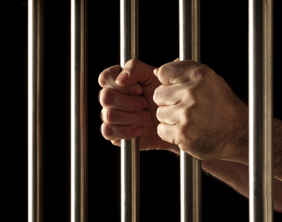 cadeia, bares, prisioneiro, homem, mãos, liberdade, prisão, lei, justiça, advogado, judicial, criminal, conceito, privação, bares, bares,