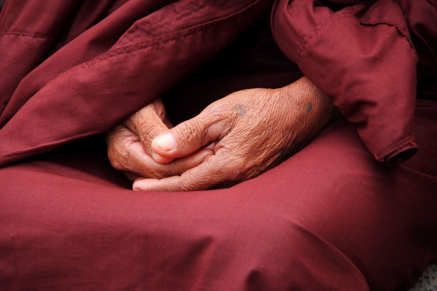 mãos, mãos, humano, monge, budista, budismo, meditação, meditar, posição, vermelho, tunida, adulto, rugas, velhice, tranquilidade, atividade, sentado,