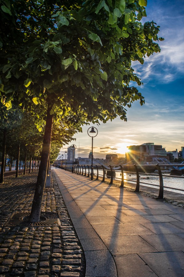 Dublin, irlanda, europa, pôr do sol, pôr do sol, pôr do sol, cidade, paisagem urbana, paisagem, árvores, costa, rio, ninguém, primavera,
