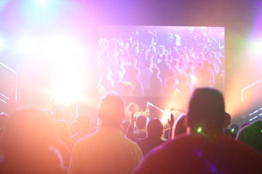 concerto, recital, evento, luz, luzes, iluminado, multidão, pessoas, reflexão, interior, música, musical,