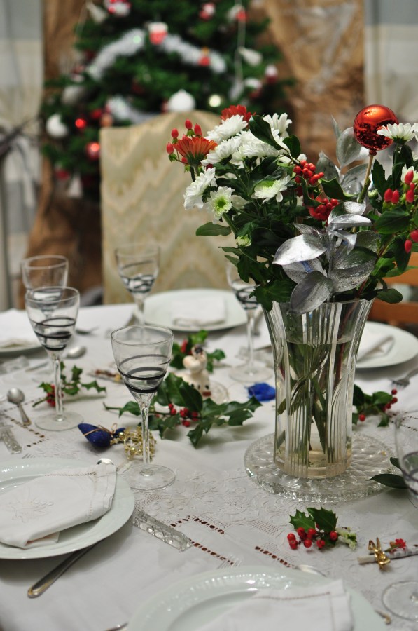 tabela, natal, servido, servido, interior, jantar, ninguém, prato, pratos, pratos, coberto, cutelaria, ornamento, peça central, copo, óculos, natal, natal, nobody,