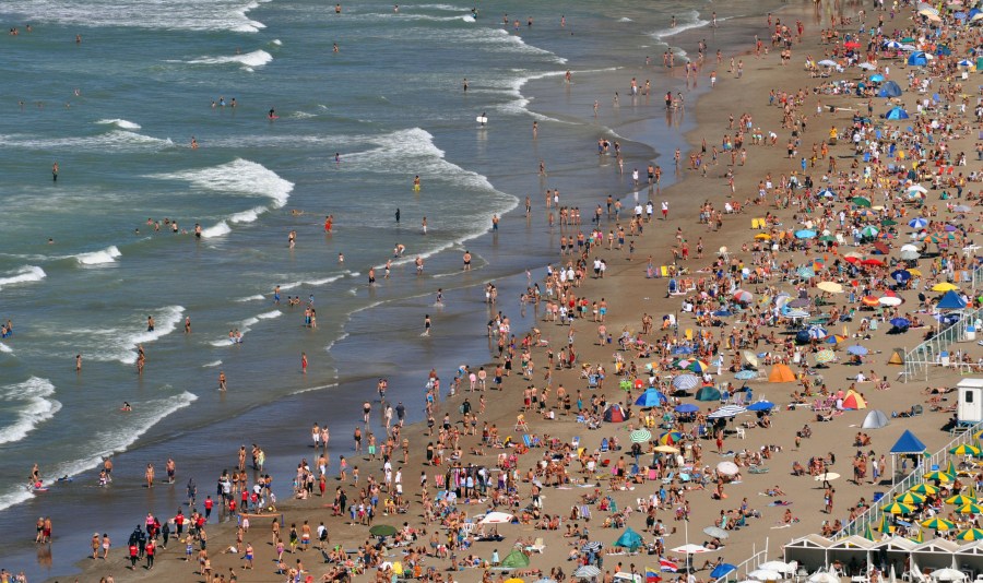 Mar del Plata, Buenos Aires, Argentina, Praia Grande, Playa, Grande Grupo de Pessoas,