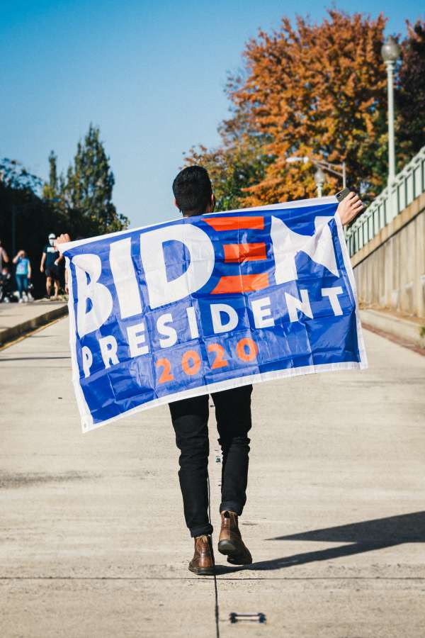 voto, eleição, campanha, eua, presidencial, joe biden, presidente, américa, americana, político, biden, governo, candidato, democrata, 2020, bandeira, nacional, político, plano de fundo, democracia, cédula, gráfico, eua, design, política , votação, unido, partido democrático, estados unidos, patriótico, partido, eleição presidencial, pessoa, debate, joe, branco, símbolo, retrato, pessoas, discurso, arte, sinal, eleição 2020, trabalho artístico, editorial, bandeira americana