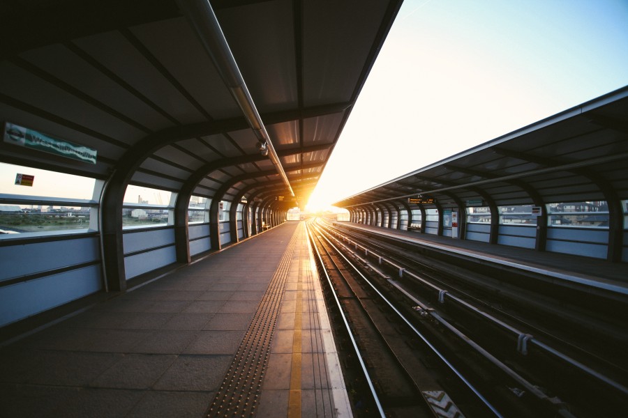 estação, trem, madrugada, anoitecer, luz, sol, estradas, arquitetura, andar,