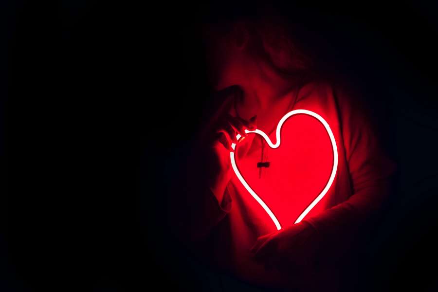 Luz, Pessoa, Néon, Exploração, Vermelho, Decoração, Dia dos namorados, Amor, Tristes, Feliz, Luz de néon, Menina, Amor triste, Coração partido, Escuridão