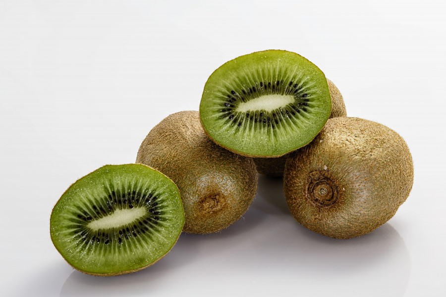 kiwi, frutas, frutas, refeições, verde, metade, fundo branco,