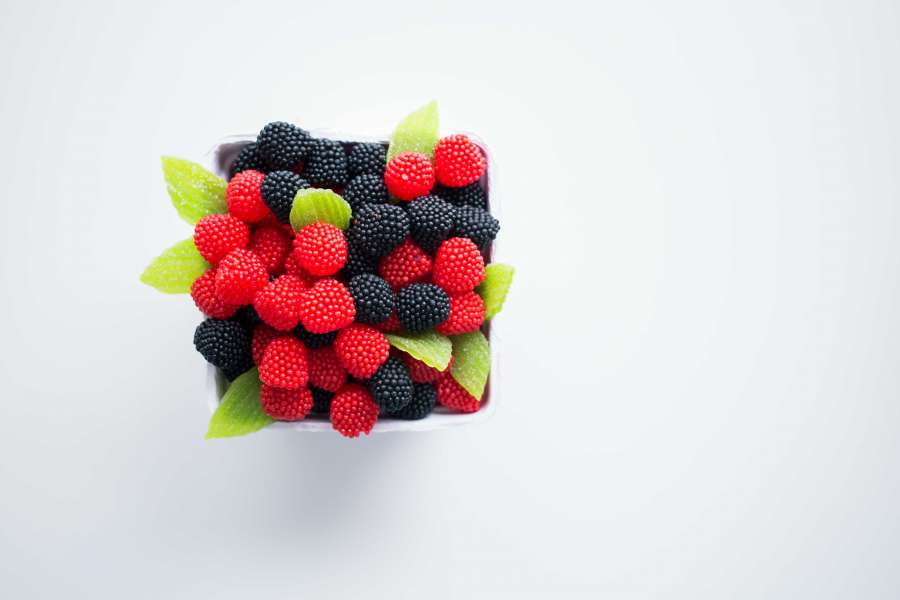 framboesa, framboesas, amora silvestre, bagas, cor, vermelho, preto, frutas, fruta, caixa, refeições, levar, fundo branco,