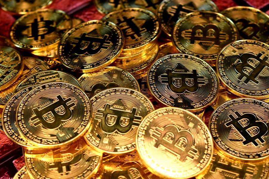 bancário, finanças, financeiro, crescimento, investimento, empréstimo, dinheiro, salvar, sucesso, riqueza, banco, negócios, moedas, dólar, bitcoin, dinheiro, conceito, símbolo, plano de fundo, investimento digital, moedas de dólares